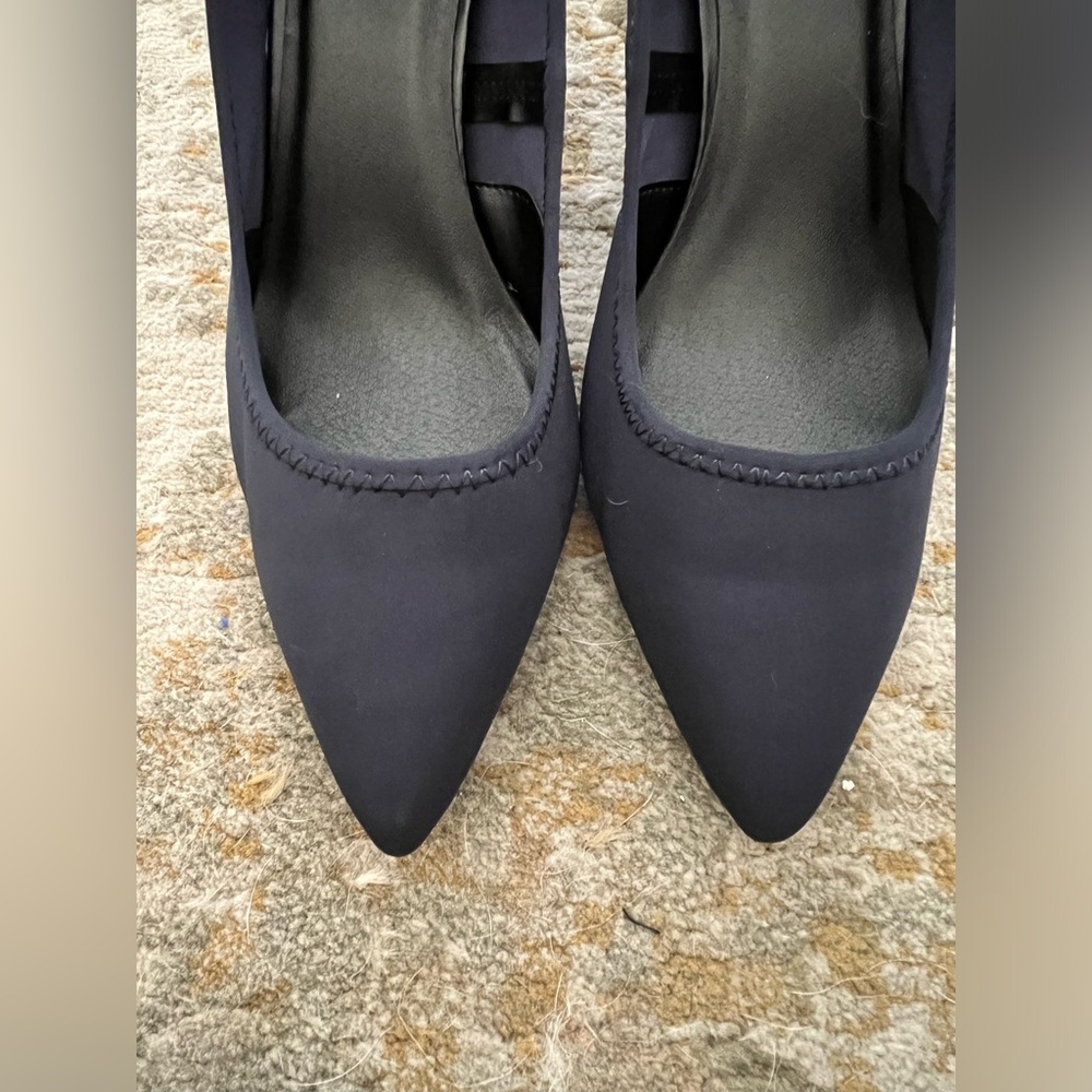 Simply Vera Wang - navy blue high heels (NWOT) - Picture 4 of 7